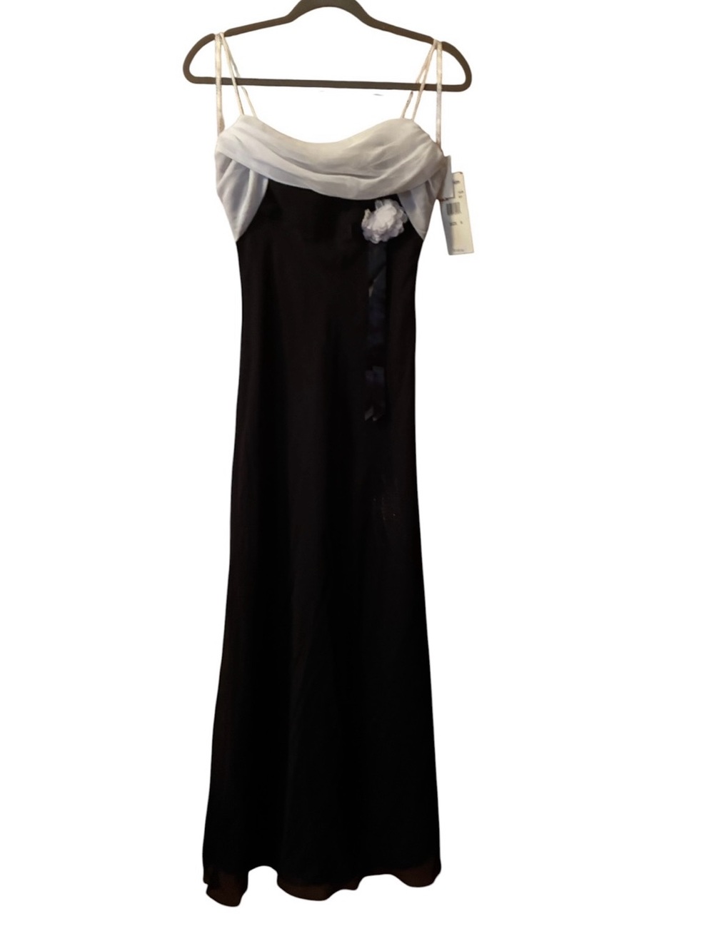 NWT BETSY & ADAM VINTAGE BLACK GOWN WITH WHITE CHIFFON TOP SIZE 6